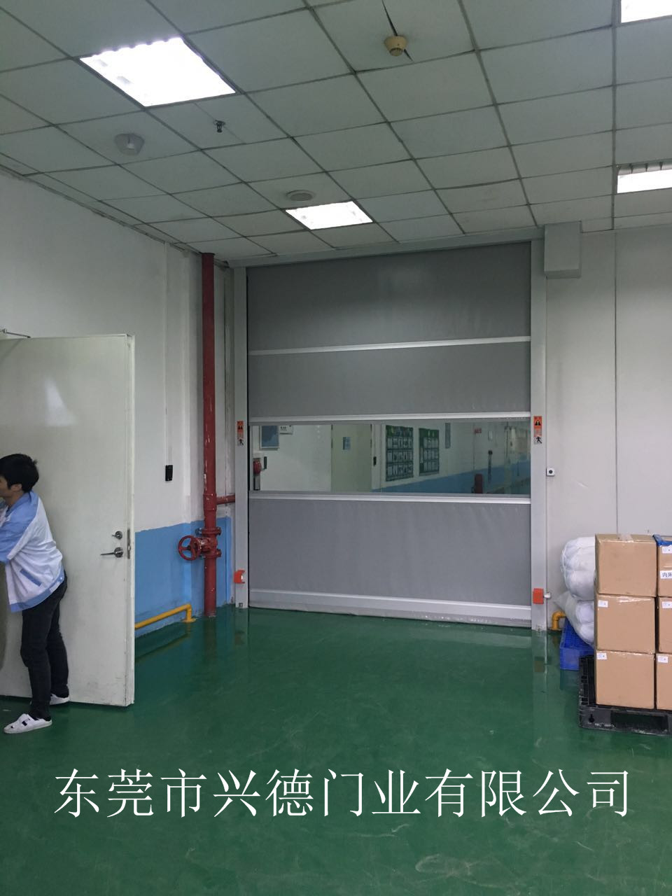 什么生產(chǎn)廠家定做硬質(zhì)快速卷簾門質(zhì)量好？